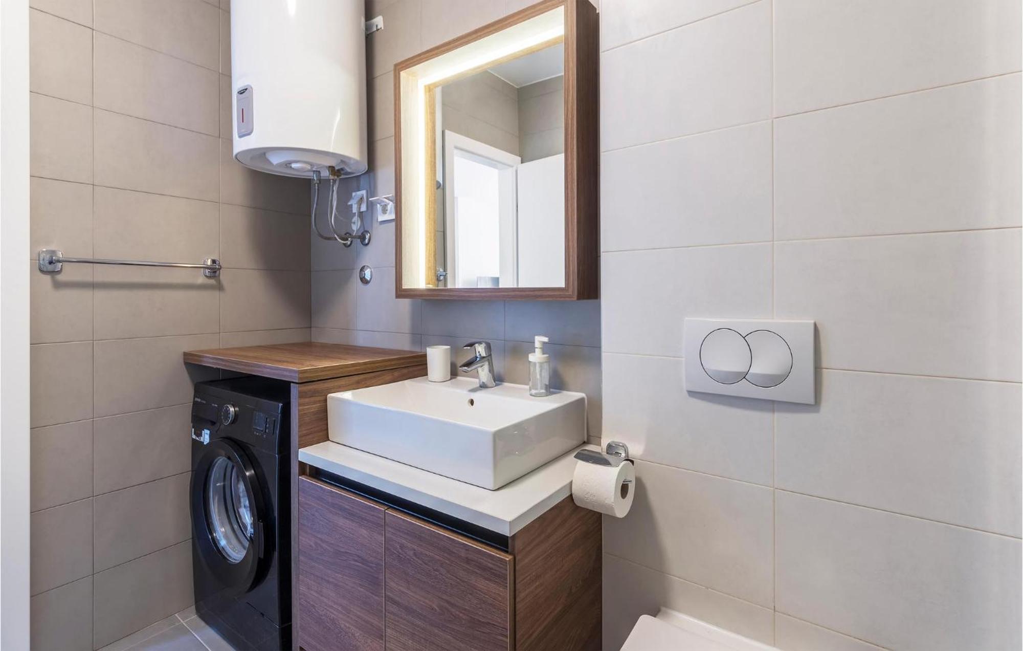 Amazing Apartment In Premantura With Kitchen Εξωτερικό φωτογραφία