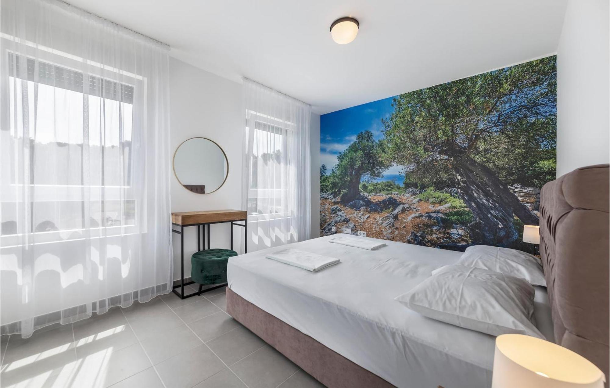 Amazing Apartment In Premantura With Kitchen Εξωτερικό φωτογραφία