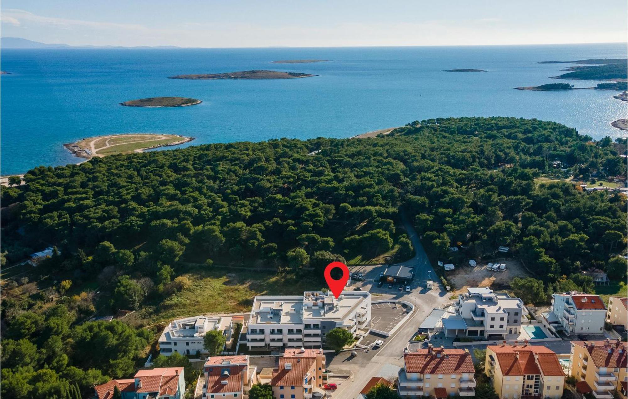 Amazing Apartment In Premantura With Kitchen Εξωτερικό φωτογραφία